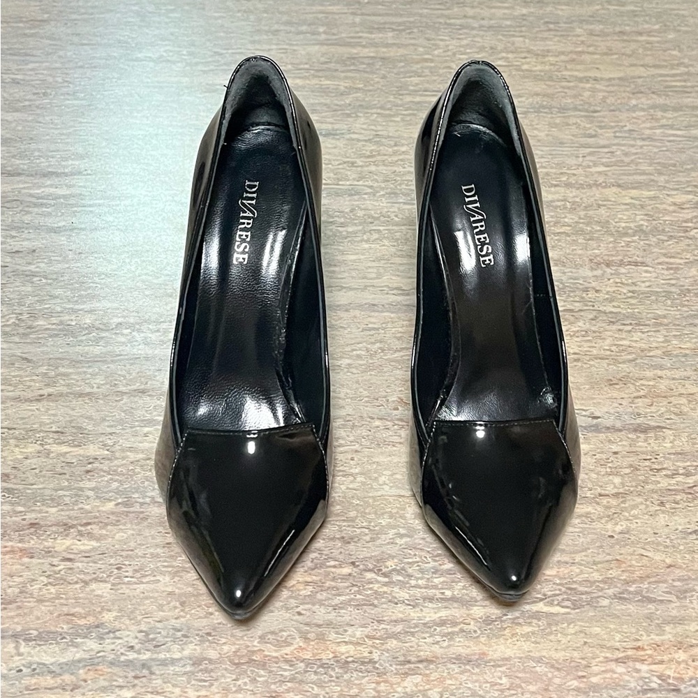 Divarese heeled glossy shoes